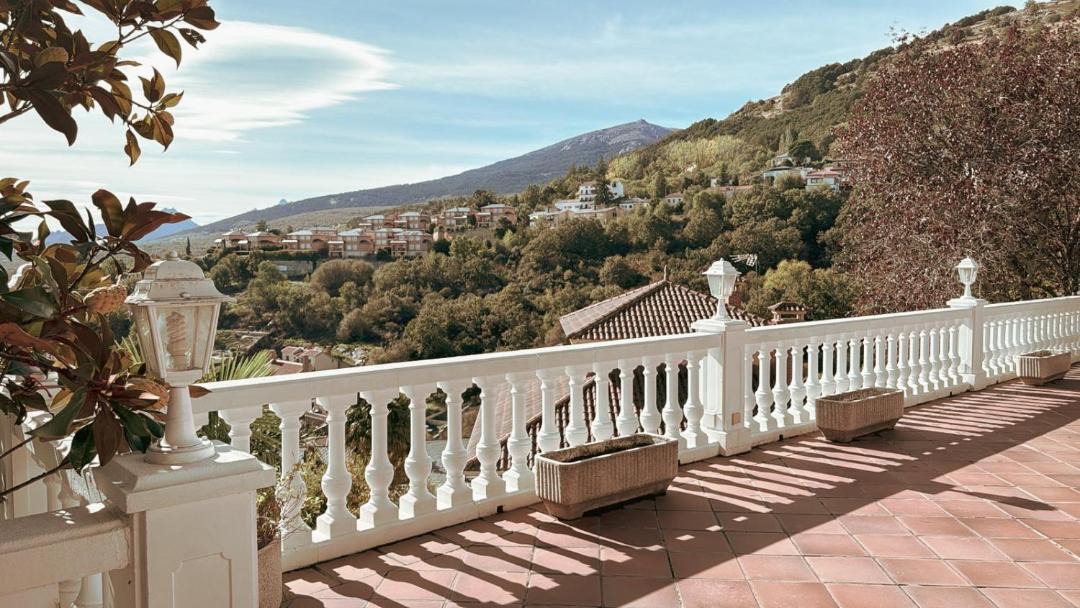 Photo of Patio Balcony in Miraflores de la Sierra