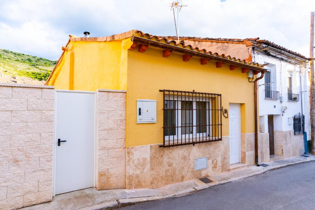 Photo of Buildings in Chiloeches