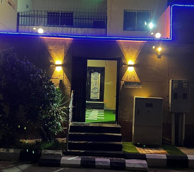 Photo of Buildings in Rayyis