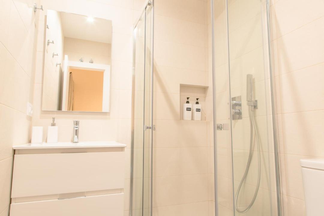 Photo of Bathroom in Trafalgar