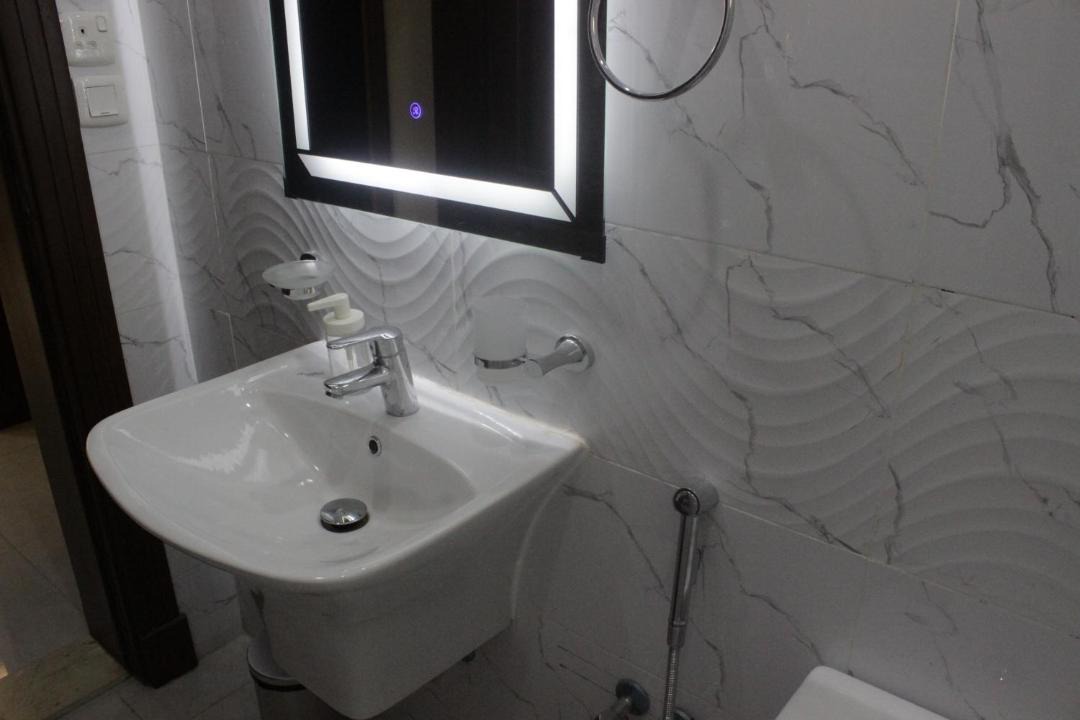 Photo of Bathroom in Hera Street