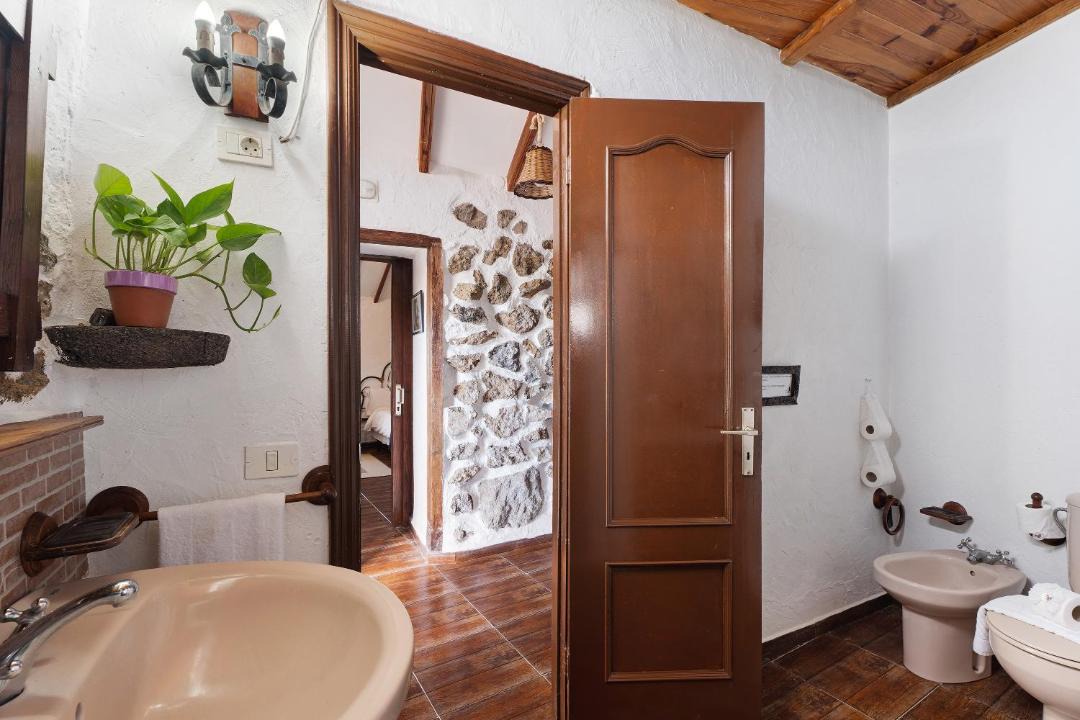 Photo of Bathroom in Cueva del Viento