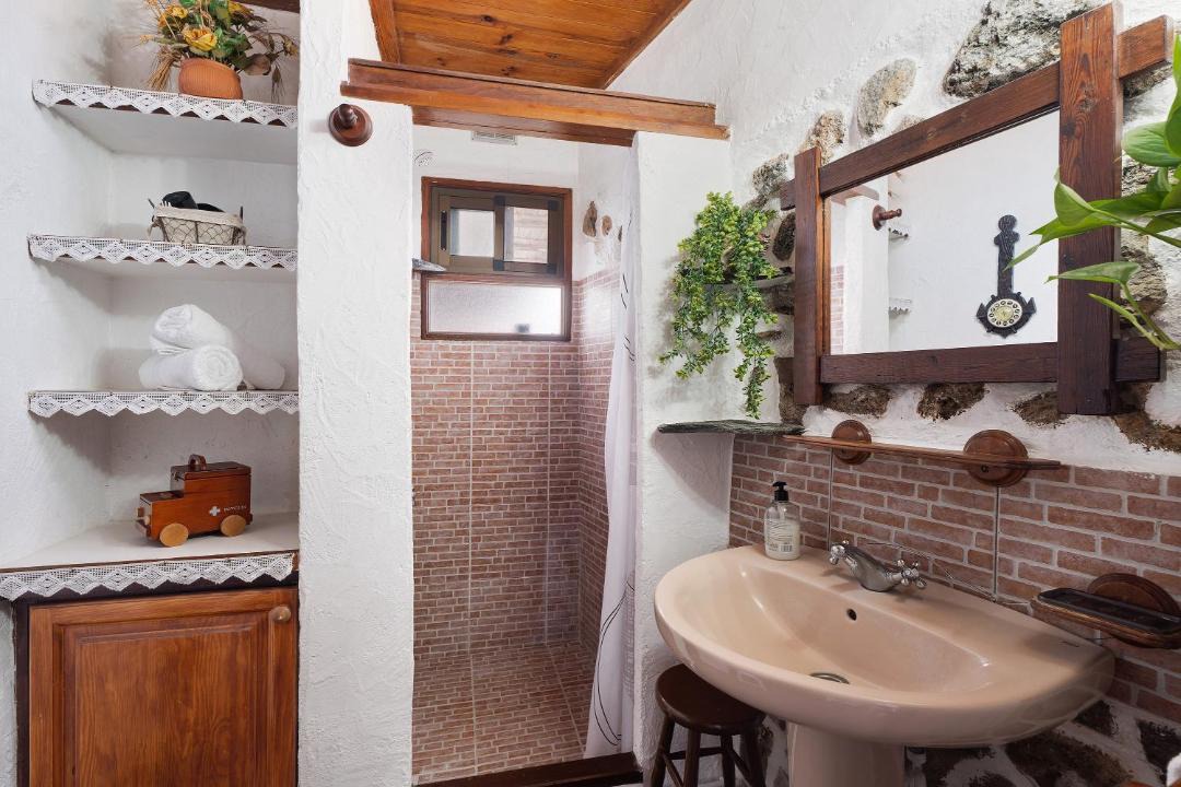 Photo of Bathroom in Cueva del Viento