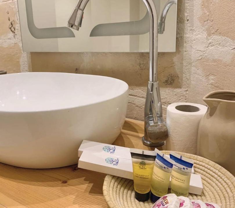 Photo of Bathroom in Western Province