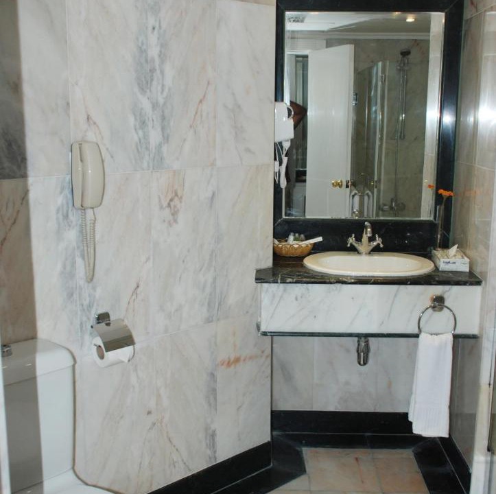 Photo of Bathroom in Palestine Street