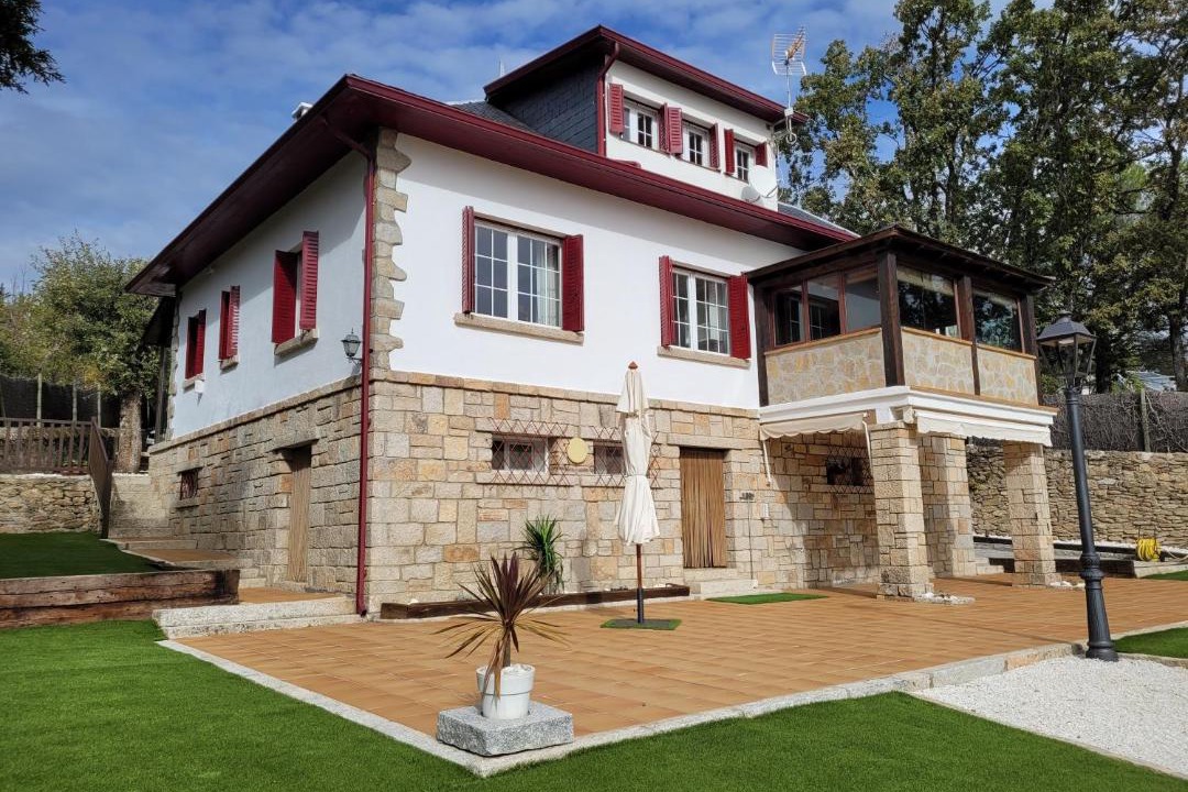 Photo of Buildings in Miraflores de la Sierra