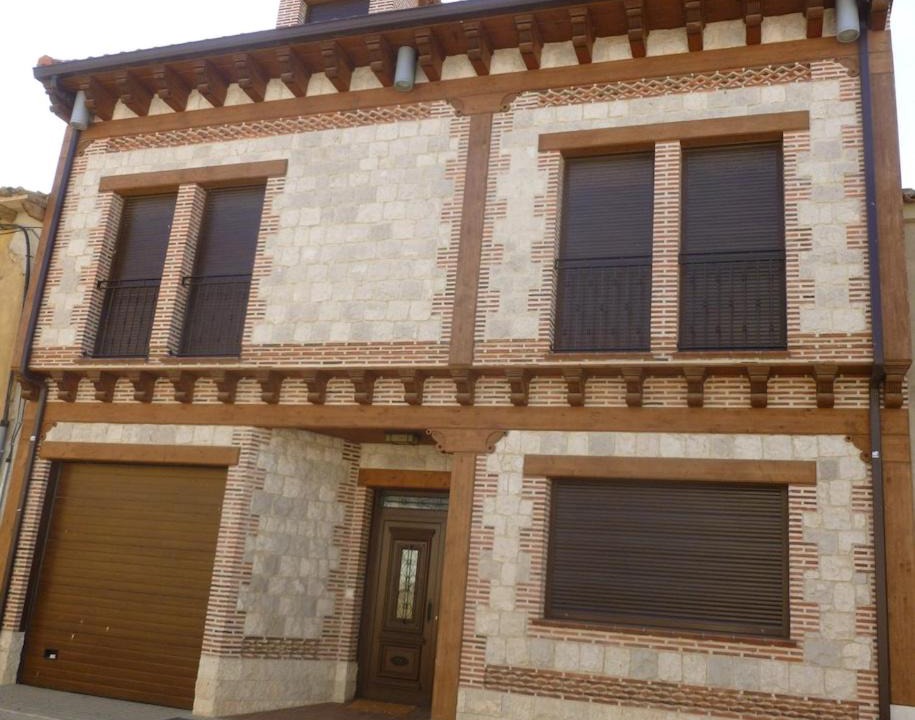 Photo of Buildings in Villabragima