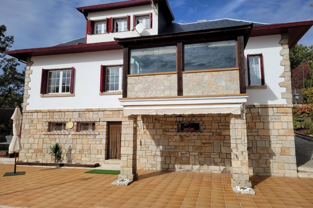 Photo of Buildings in Miraflores de la Sierra
