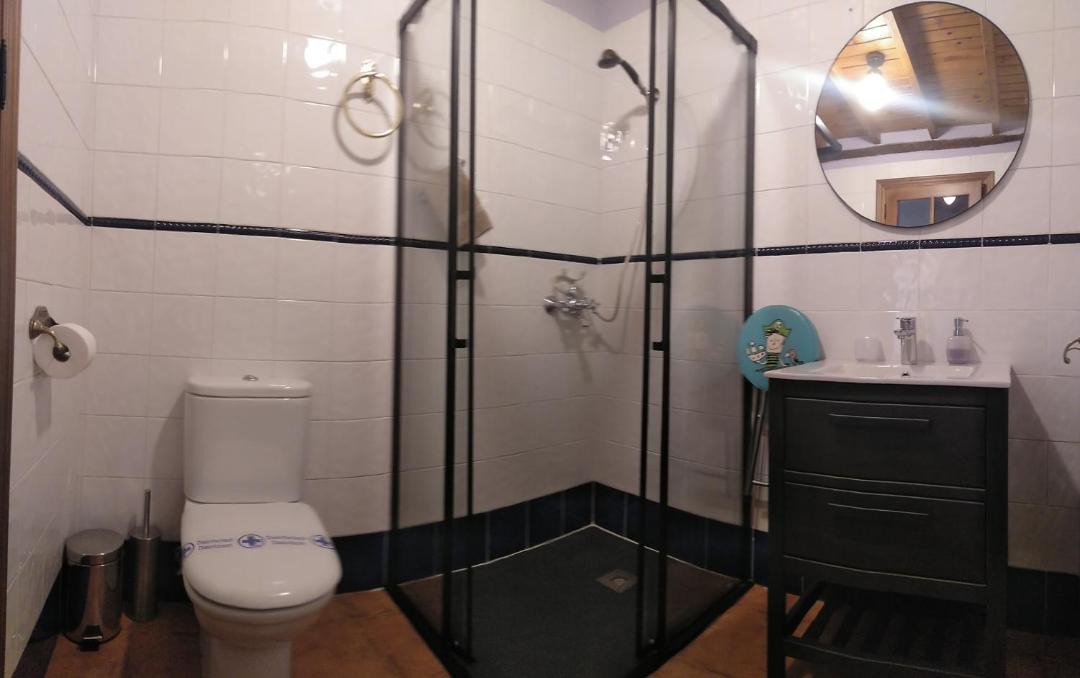 Photo of Bathroom in San Esteban de la Sierra