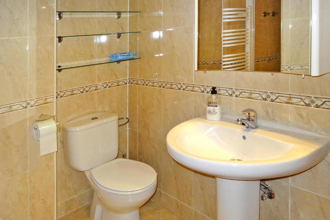 Photo of Bathroom in Los Geraeos