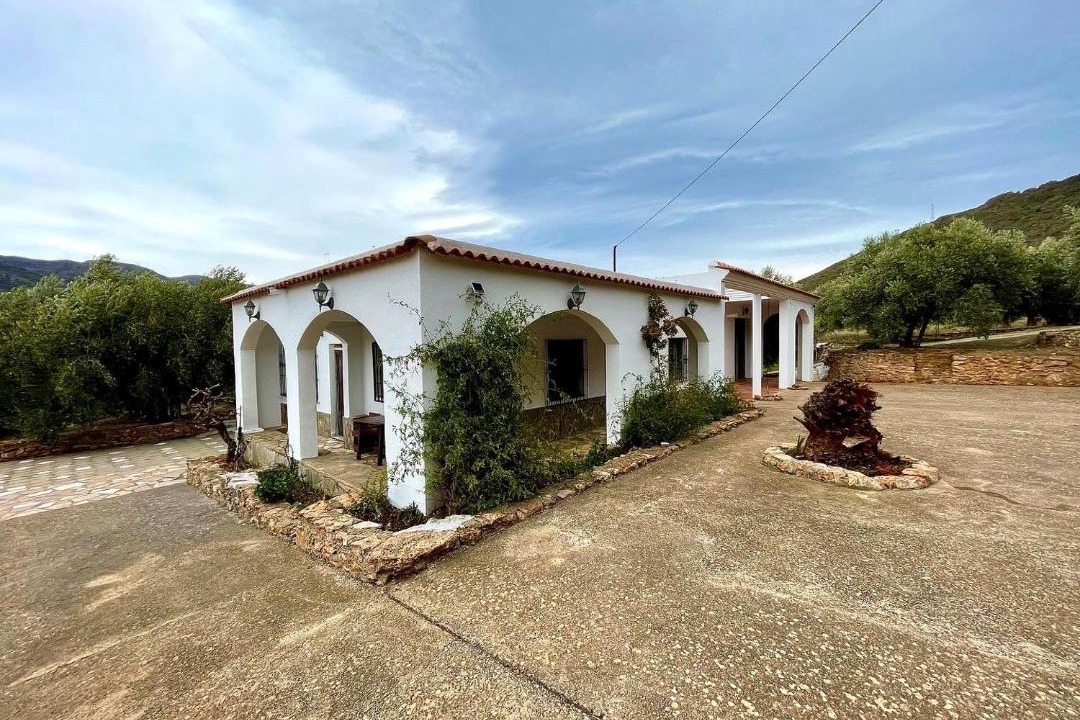 Photo of Buildings in Fondon