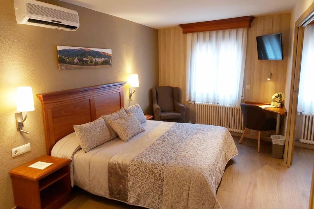 Photo of Bedroom in Macanet de Cabrenys