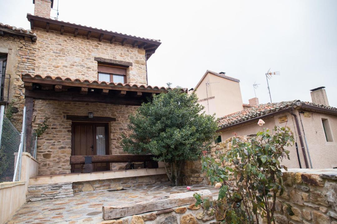 Photo of Buildings in Horcajuelo de la Sierra