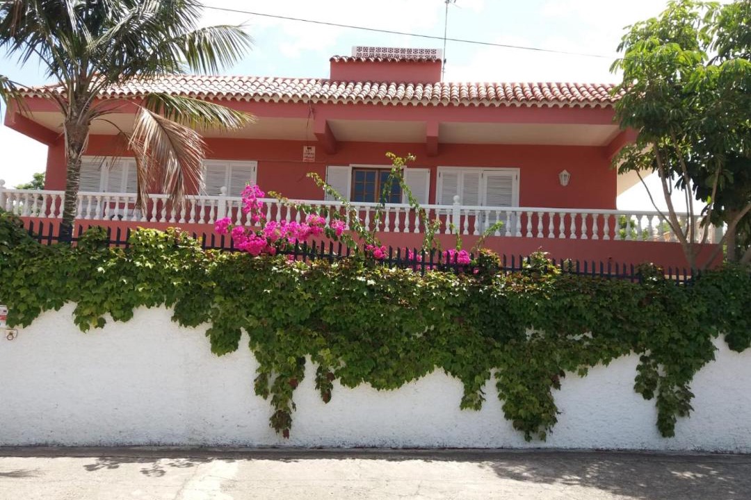 Photo of Buildings in Santa Brigida