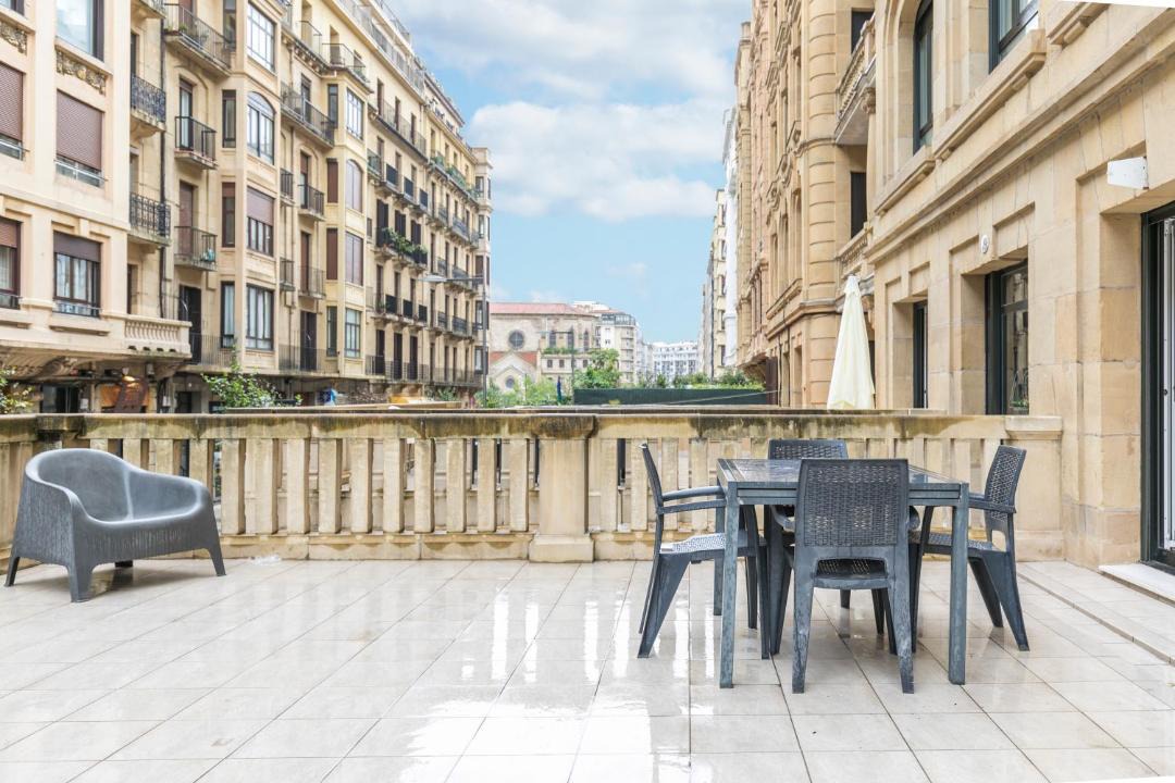 Photo of Buildings in Gros