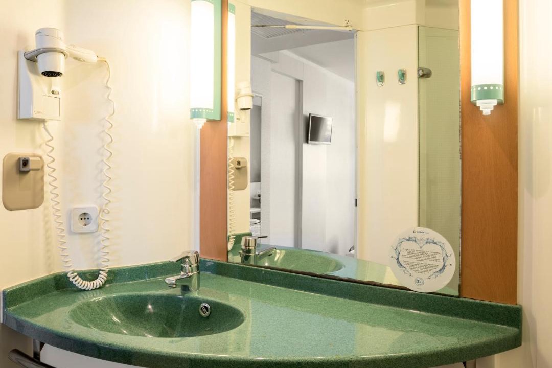 Photo of Bathroom in Benicalap