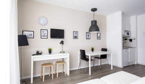 Executive Studio (4 pax)