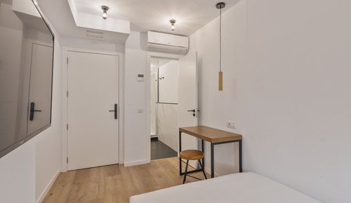 Double Room (Tiny)