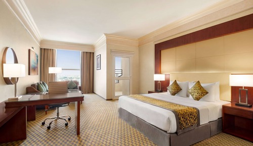 Deluxe Room, 1 King Bed, Smoking
