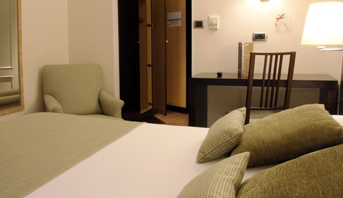 Economy Double Room (Interior)