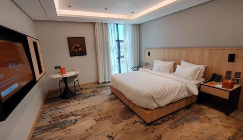 Deluxe King Room