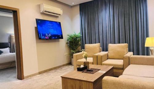 Deluxe King Suite