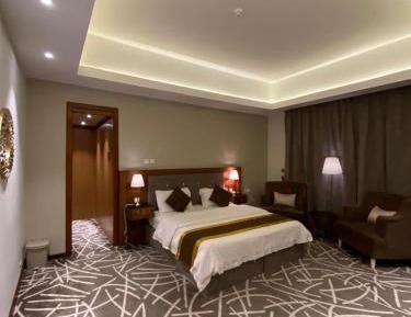Deluxe King Suite