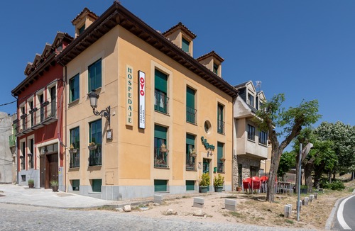 Valsain Hotel | OYO Casa Rural La Chata