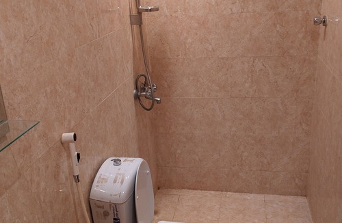 Mecca House | New hotel in the Heart of Salam Market,n Al Azizyah, Makkah.