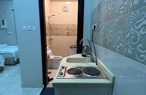 Al Harra Al-Sharqiah Apartment | 4-bedroom apartment in delightful Madinah with AC, WiFi. Enjoy your stay