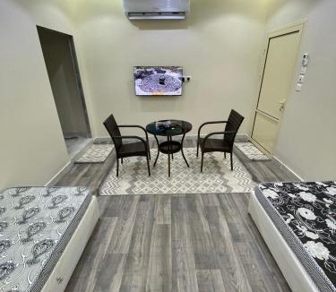 Al Wajh Apartment | ريم الوجه غرفة مع دورة مياة للعزاب طابق علوي
